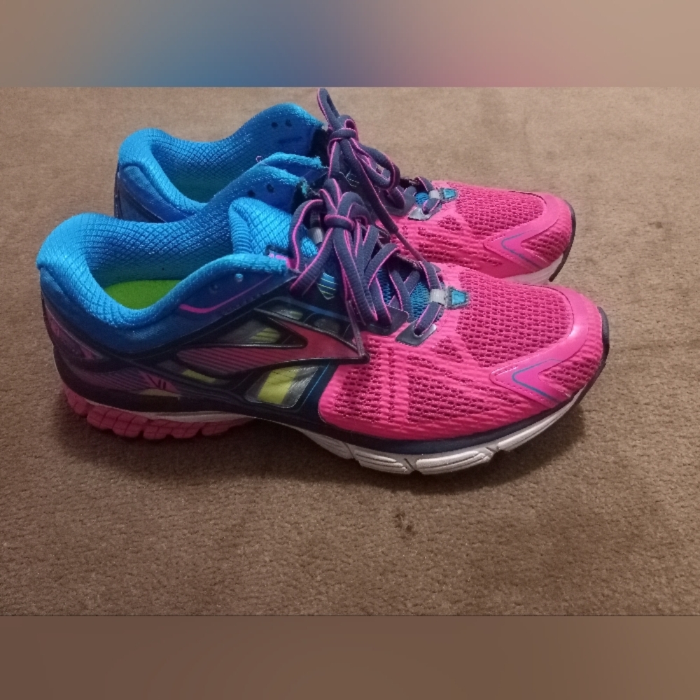 Brooks Ravenna 6 Hot Pink Blue Running Womens Size 9